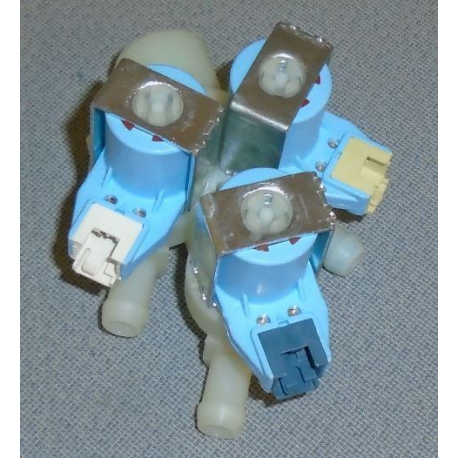 Water inlet valve (triple) pour lave-linge Beko 